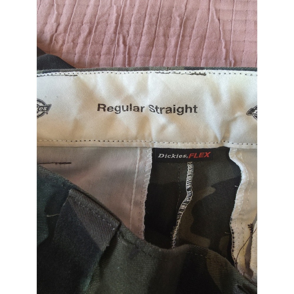 Dickies Men's Regular Fit Straight Leg Twill Cargo Pant, Camo, 31 x 30 - Picture 3 of 6